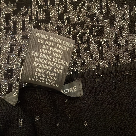 Chelsea & Theodore XL shimmer tunic w/asymmetrical hem. Perfect condition. ✨​​ - Picture 7 of 8